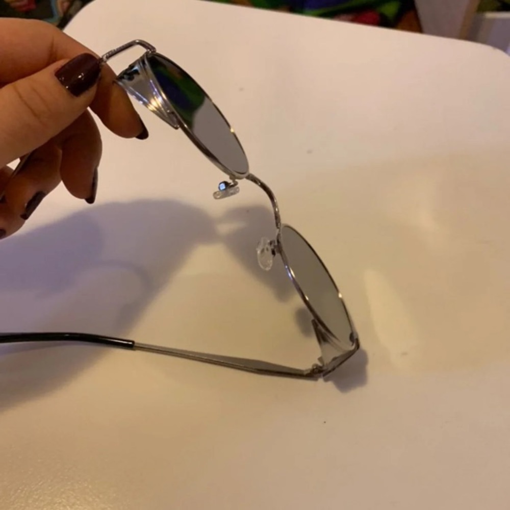 CIRCLE RIM SUNGLASSES WITH ENGRAVINGS - Picture 6 of 7
